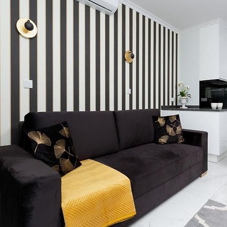 Mennica Residence - City Center Apartments By Noclegi Renters Варшава Экстерьер фото